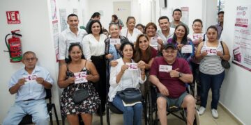 Con Unidad Médica en Puerto Morelos Mara Lezama acerca servicios de salud