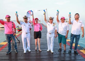 Da Atenea Gómez disparo inaugural del VIII Torneo Internacional de Pesca Femenil