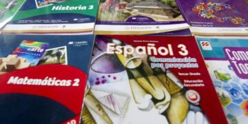 Luego de polémica, AMLO anuncia que explicarán contenidos de libros de texto