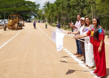 Mara Lezama da banderazo de proyecto Puerta al Mar en Felipe Carrillo Puerto