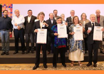 Pasan cuatro aspirantes del Frente Amplio por México a segunda ronda