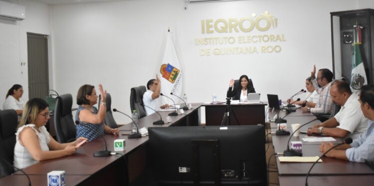 Aprueba IEQROO convocatorias para consulta a personas con discapacidad y para observadoras y observadores