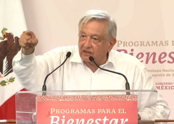 Decidirán padres y maestros la distribución de LTG: AMLO