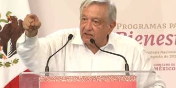 Decidirán padres y maestros la distribución de LTG: AMLO