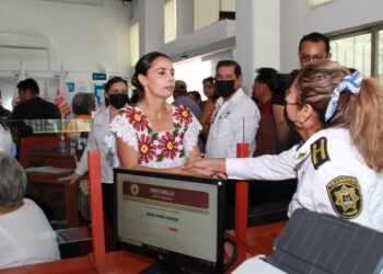 Mantiene Ana Paty Peralta firme compromiso en mejora regulatoria