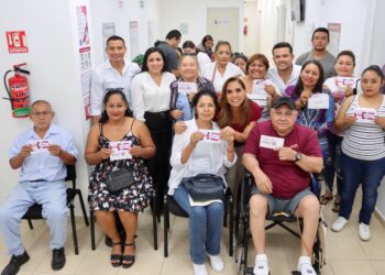 Blanca Merari acompaña a Mara Lezama a puesta en marcha de Unidad del Bienestar