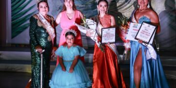 Encabeza Atenea Gómez Imposición de Banda a Embajadoras de Fiestas Fundación 2023