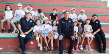 Fomenta Atenea Gómez proximidad social entre niñas, niños y Policía de Isla Mujeres