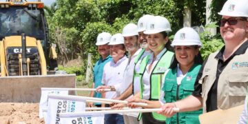 Da Blanca Merari banderazo de inicio de pavimentación de calles en Leona Vicario