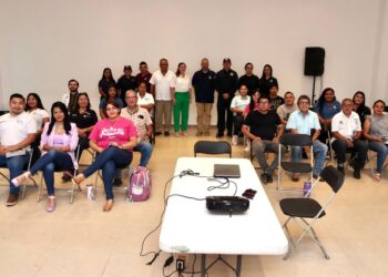 Capacitan a funcionarios de Puerto Morelos sobre consecuencias del “Sexting”