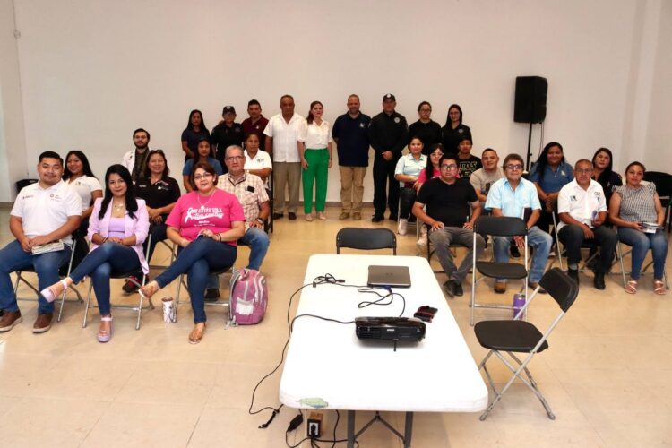 Capacitan a funcionarios de Puerto Morelos sobre consecuencias del “Sexting”