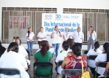 Realizan campaña a favor de la planificación familiar en Playa del Carmen