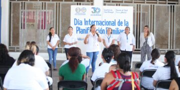 Realizan campaña a favor de la planificación familiar en Playa del Carmen