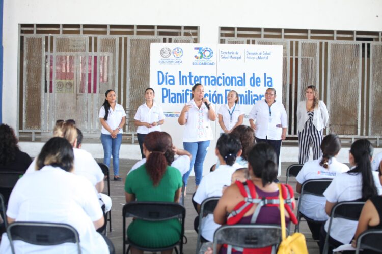 Realizan campaña a favor de la planificación familiar en Playa del Carmen