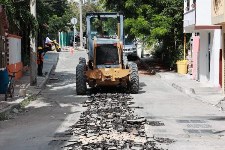 Avanza en Isla Mujeres programa de Mantenimiento de Vialidades