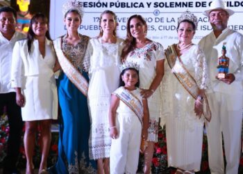 Celebran Mara Lezama y Atenea Gómez el 173 Aniversario de Fundación de Isla Mujeres
