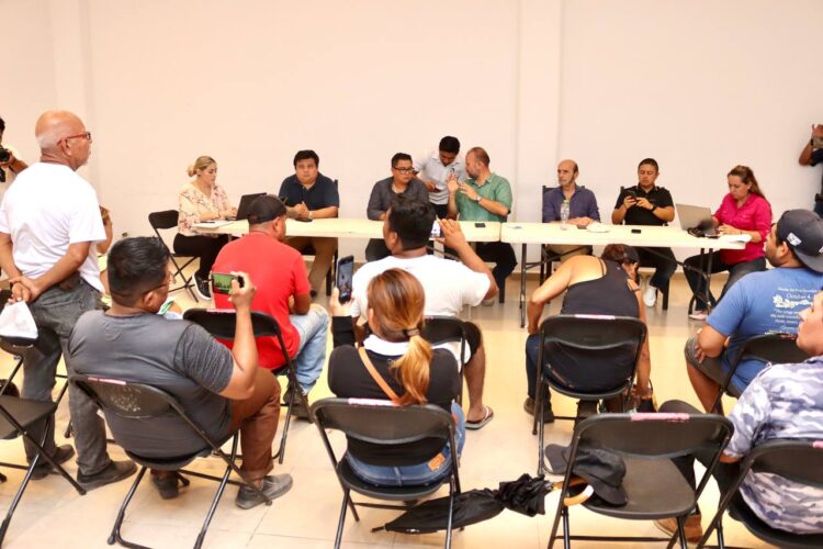 Gobierno de Puerto Morelos atiende a personas que exigen predios para vivienda