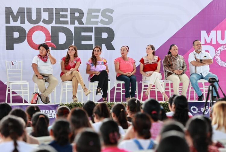 Encabezan Mara Lezama y Atenea Gómez entrega de tarjetas ‘Mujer es Poder’