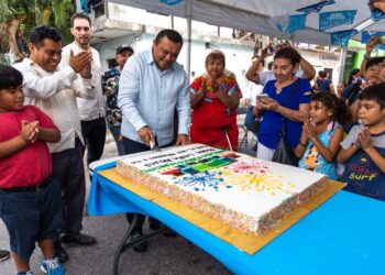 Celebran en Playa del Carmen 15 años del mercado de la Colosio