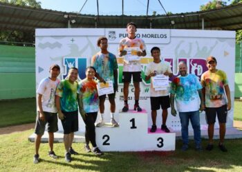 Participan 60 jóvenes y niños en carrera de colores de Leona Vicario