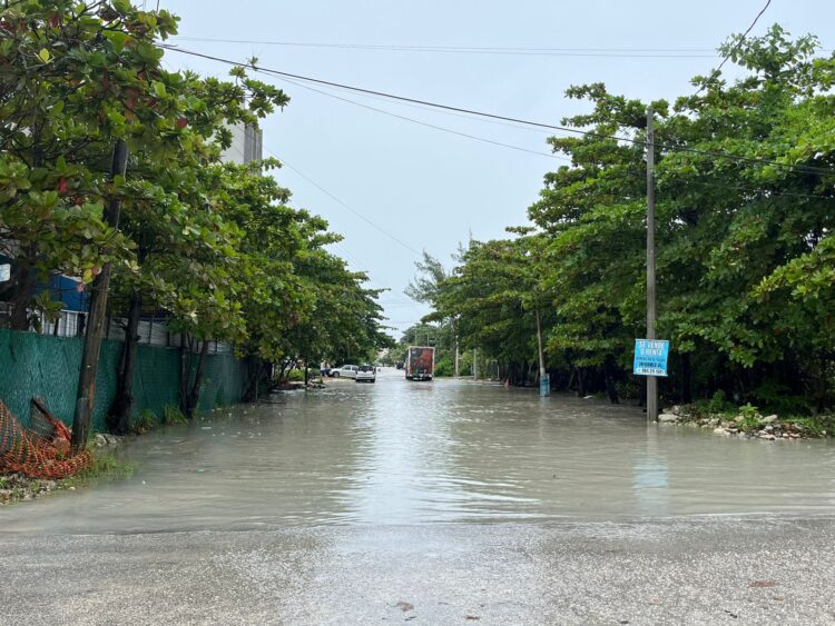 Se mantiene Coordinación de Protección Civil de Puerto Morelos atenta por lluvias