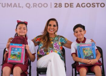 Mara Lezama inaugura ciclo escolar 2023-2024 con entrega de útiles y uniformes