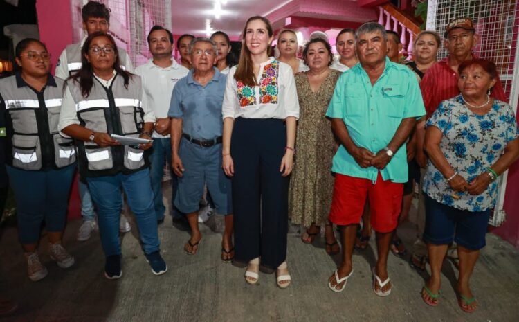 Atenea Gómez supervisa implementación de tecnología LED en colonia Salina Chica