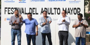 Adultos mayores fueron festejados por su día en Playa del Carmen