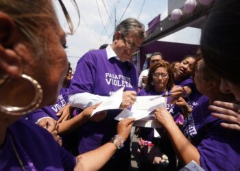 Foro de Frente Amplio por México, aburrido y sin debate: Marcelo Ebrard