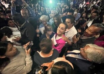 Claudia Sheinbaum se reúne con académicos de educación