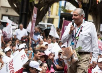 No se vale que un compañero quiera meter el pie: Adán Augusto López