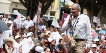 No se vale que un compañero quiera meter el pie: Adán Augusto López