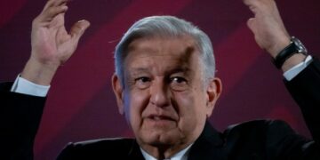 Medios de comunicación detrás de campaña, en mi contra: AMLO