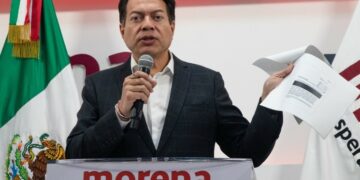 Morena aprueba 4 encuestadoras para proceso de "corcholatas"