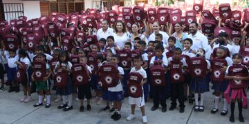 Total compromiso con la educación y bienestar de los jóvenes: Ana Paty Peralta