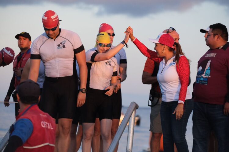 Marca Mara Lezama arranque de Ironman 70.3 Cozumel