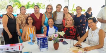 Lili Campos festeja a las y los adultos mayores de Solidaridad