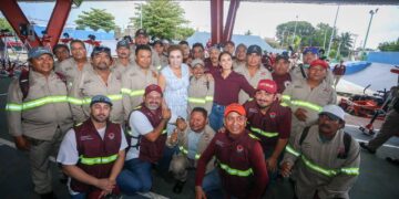 Ana Paty Peralta abre Primer Punto de “Reciclatón” y entrega maquinaria a Servicios Públicos