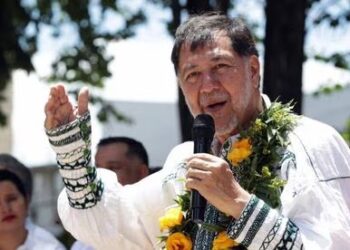 Se baja Fernández Noroña de la contienda para la CDMX