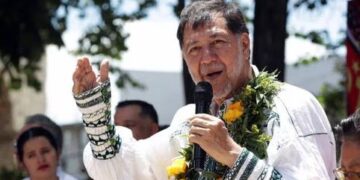 Se baja Fernández Noroña de la contienda para la CDMX