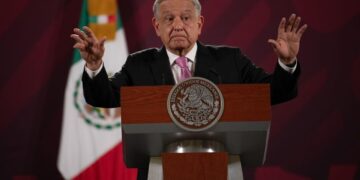 Rechaza AMLO iniciativa de Morena para ser senador: "Zafo"