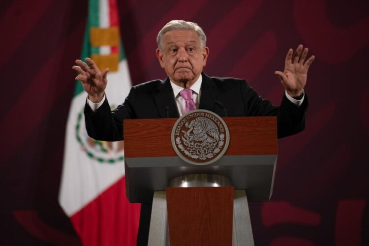 Rechaza AMLO iniciativa de Morena para ser senador: "Zafo"