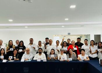 Firma INE Quintana Roo carta compromiso de Campaña “#MeVeo”