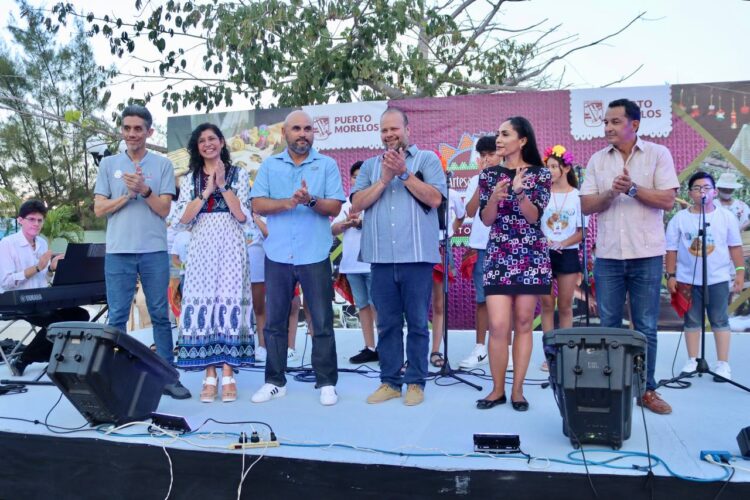 Deleitan coristas a portomorelenses durante el 11° Festival Coralcun