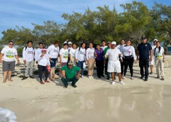 Gobierno de Isla Mujeres suma esfuerzos para sanear Isla Blanca y Laguna Chacmuchuc
