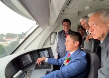 AMLO realiza recorrido inaugural en Tren Interurbano México-Toluca