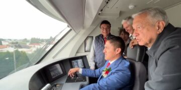 AMLO realiza recorrido inaugural en Tren Interurbano México-Toluca