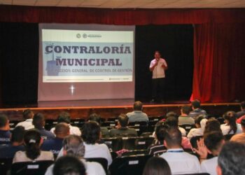 Reciben funcionarios de Playa del Carmen capacitación en ética y conducta