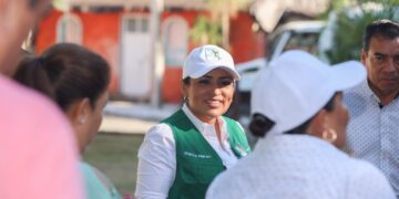 Blanca Merari encabeza jornada de limpieza integral en colonia Pescadores