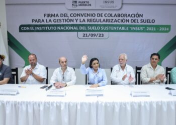 Blanca Merari firma convenio para ordenar crecimiento urbano de Puerto Morelos